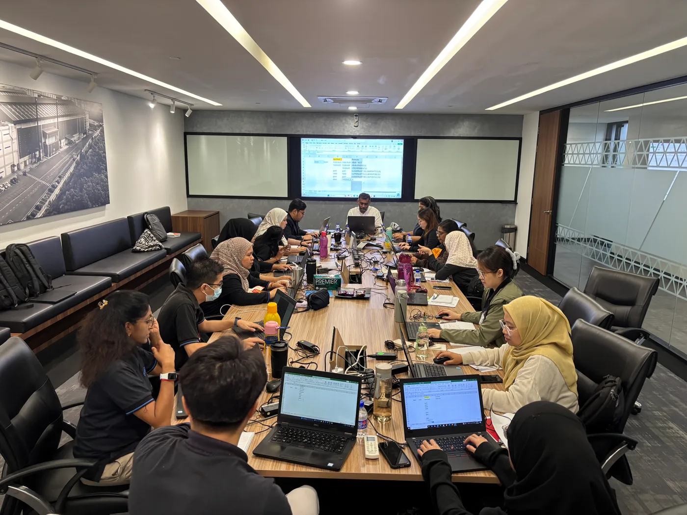 Tetra Exponus corporate training in a boardroom setting