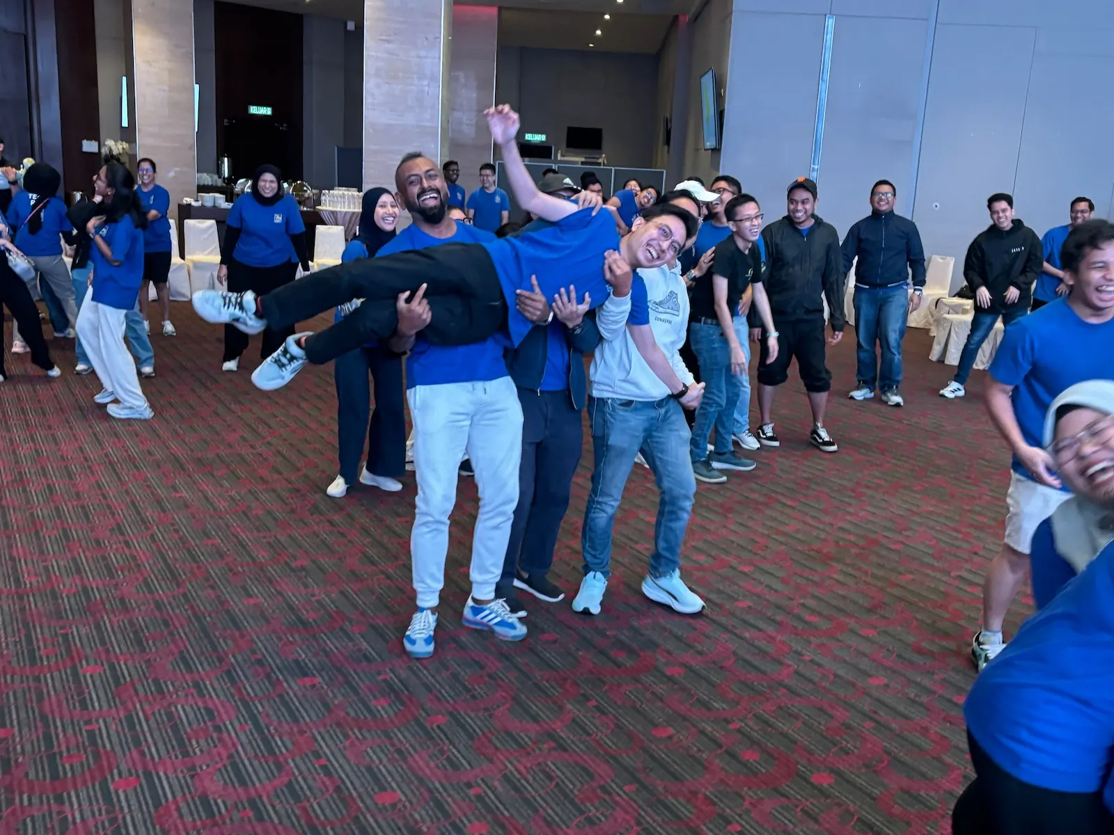 Tetra Exponus training cohort energised during a team programme